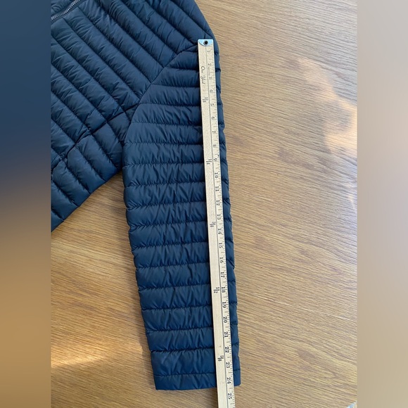 J. McLaughlin Navy Puffer Jacket - Picture 9 of 9